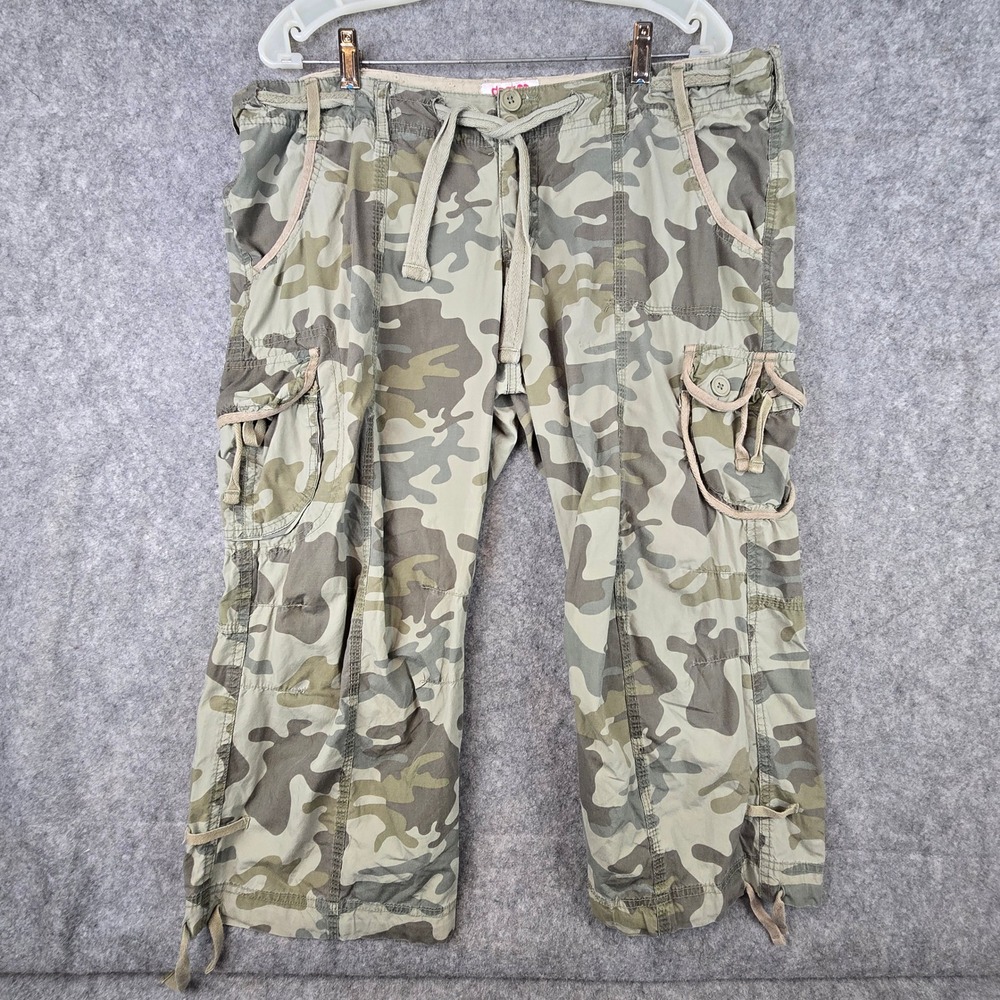 Dear AB Y2K Camo Cargo Capri Pants Womens Size 16 Green Drawstring Cropped